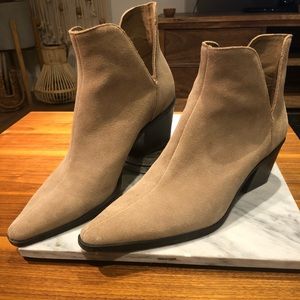 LEATHER COWBOY HEEL ANKLE BOOT
